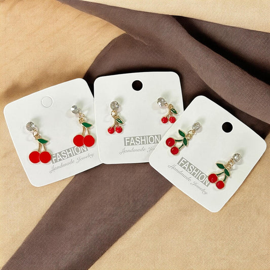 12 Aretes Cerezas/Fresas con Pedreria $5.9 c/u