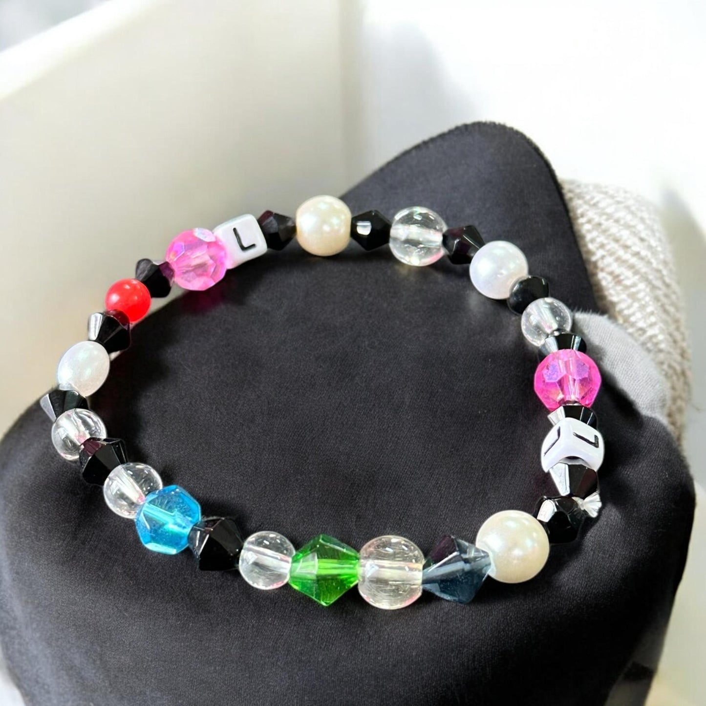 12 Pulseras Letras y Pedreria $3.9 c/u