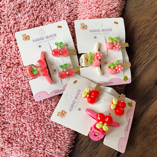 12 Sets Mini Pinzas Cereza y Pasadores $11.5 c/u