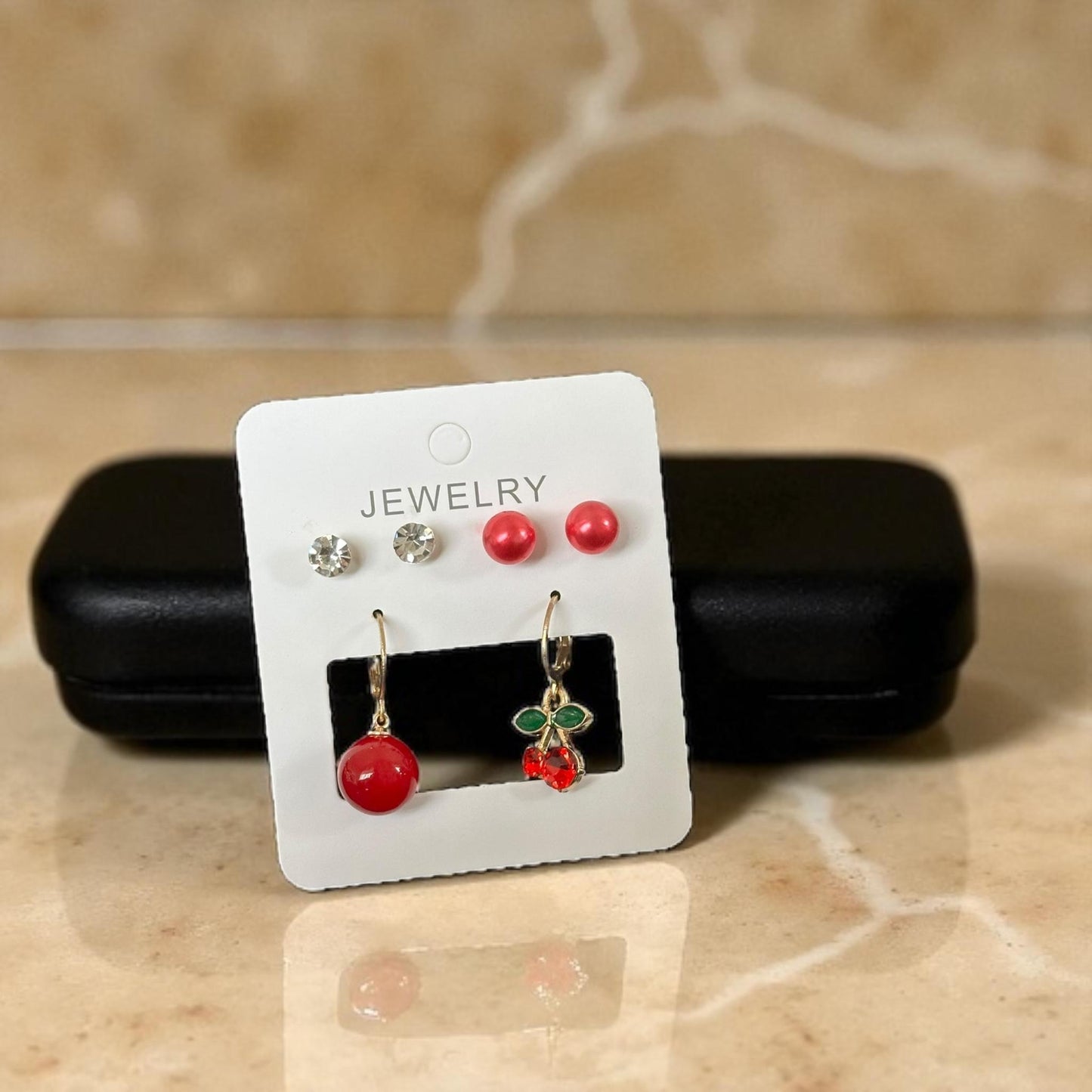 12 Sets de Aretes Cereza/ Pedreria $11.5 c/u