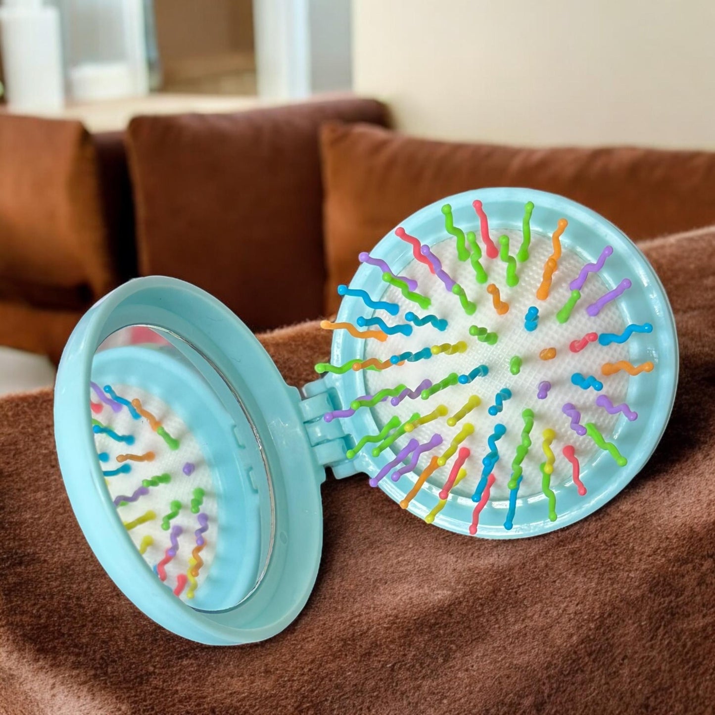 12 Cepillos de Bolsillo con Espejo Labubu/Capibara $13.7 c/u