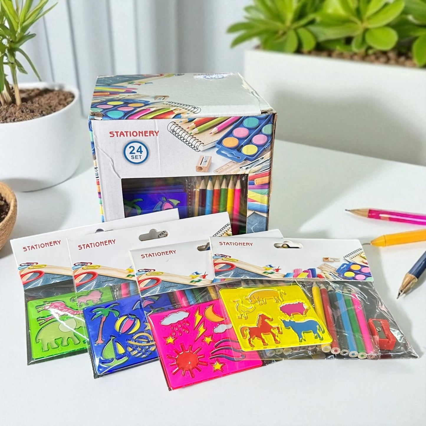 24 Sets de Dibujos Colores y sacapuntas $18.5 c/u