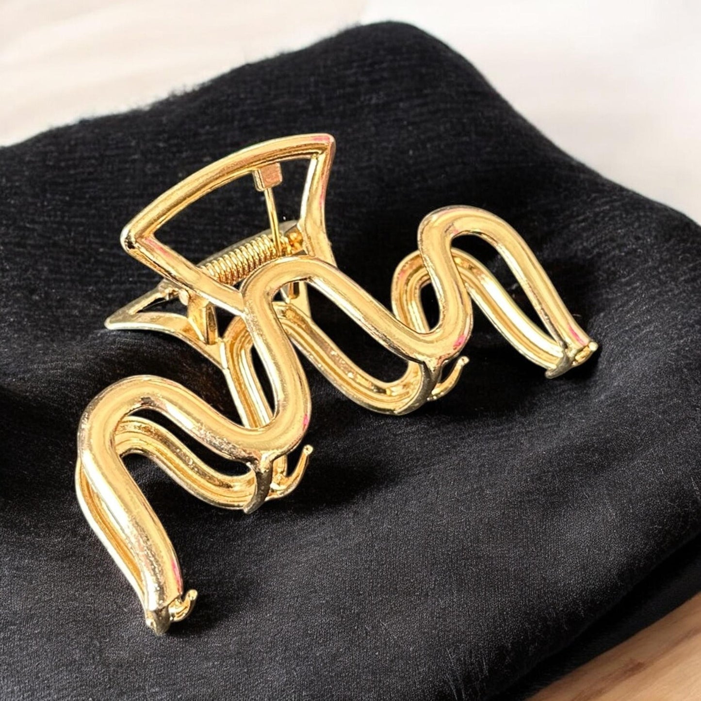 12 Pinzas Doradas Figuras metalicas Grandes $19 c/u