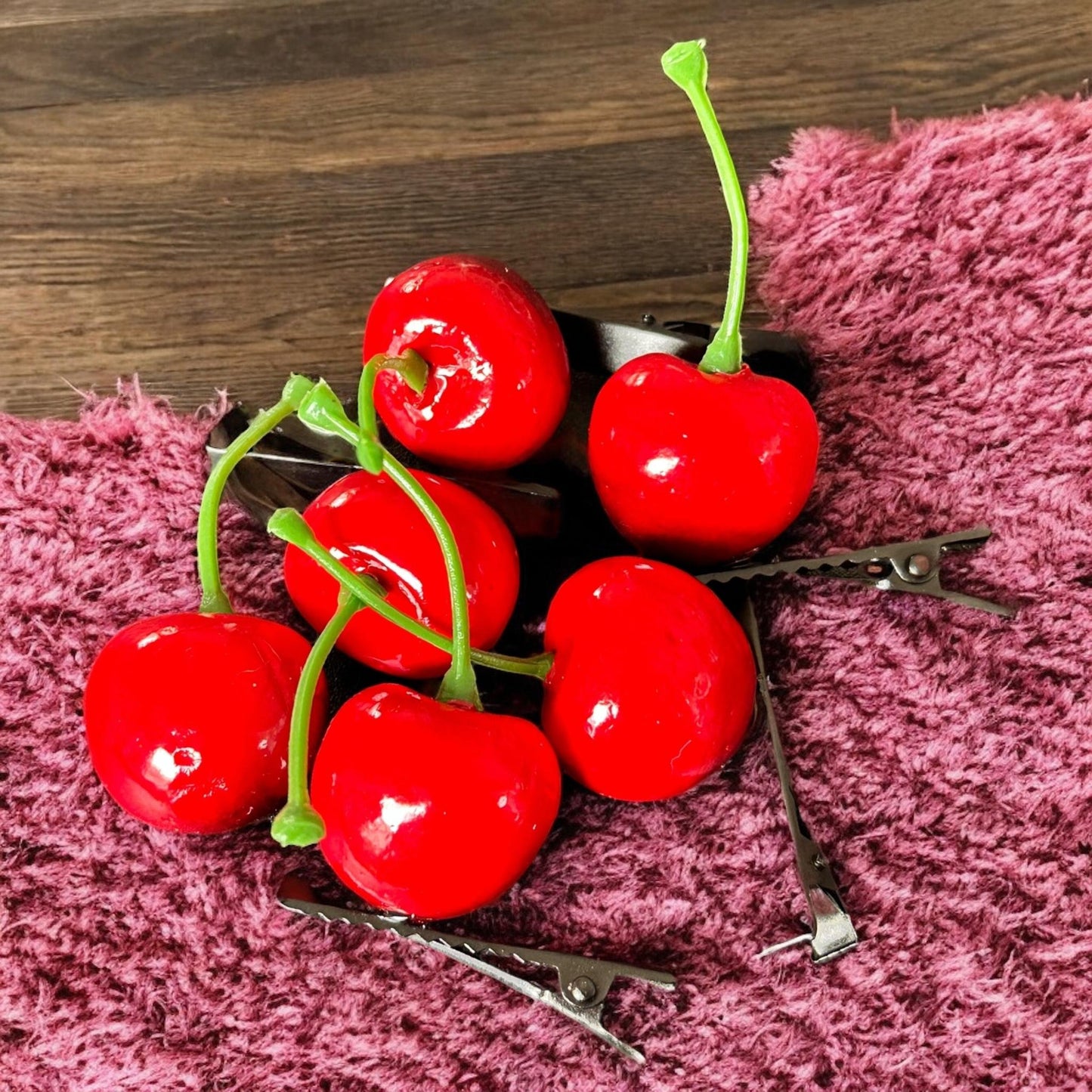 20 Fresitas/Cerezas Pasadores para Cabello Adorno $4.1 c/u