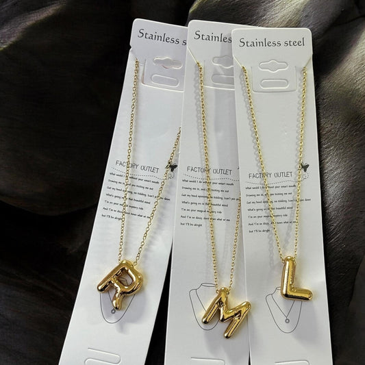 12 Collares Letras Dije Dorado/Plateado $18 c/u (Acero inoxidable)