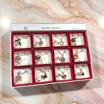 Sets Joyeria Collar,Anillo y Aretes con Pedreria y Caja de Regalo Dorada